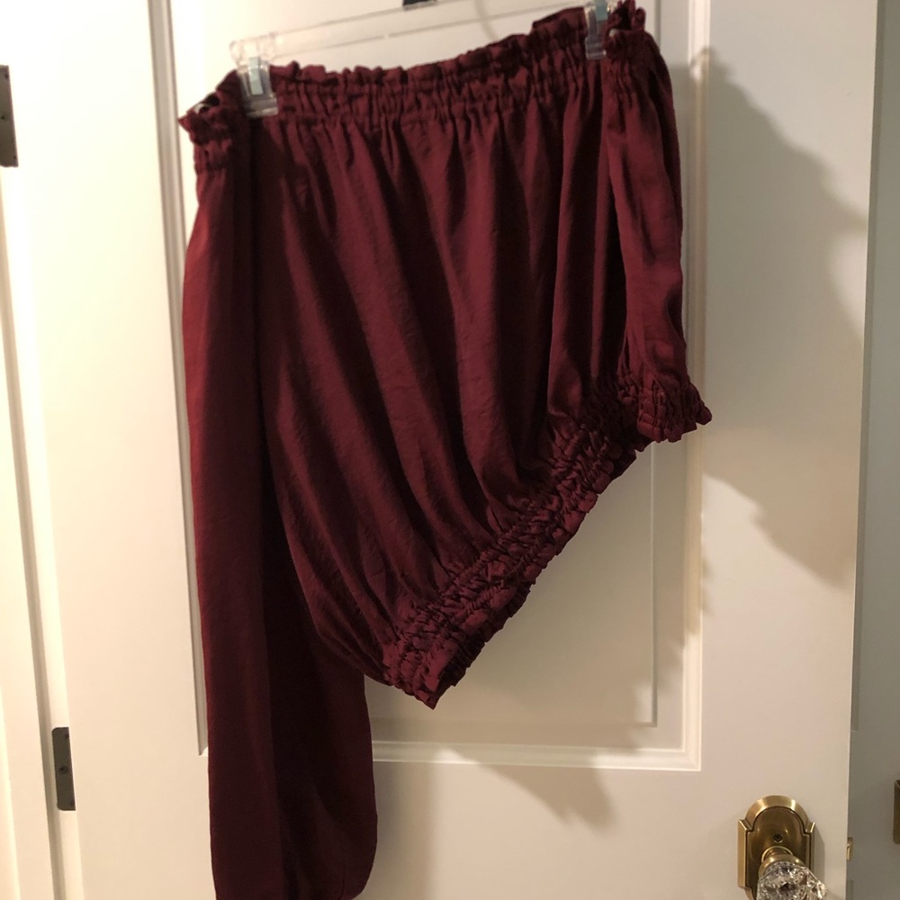 One shoulder crop top